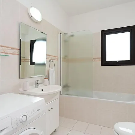 Maya - 4bed With Private Heated Pool * Paralimni