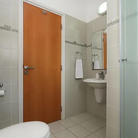 Holiday home Maya - 4bed With Private Heated Pool Paralimni