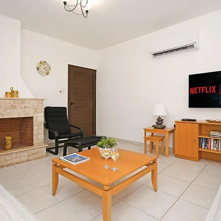 Maya - 4bed With Private Heated Pool Vila *