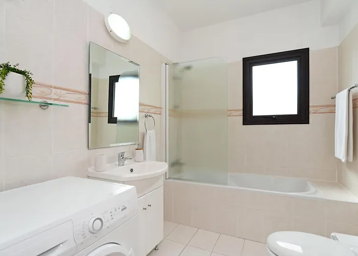 Maya - 4bed With Private Heated Pool * Paralimni