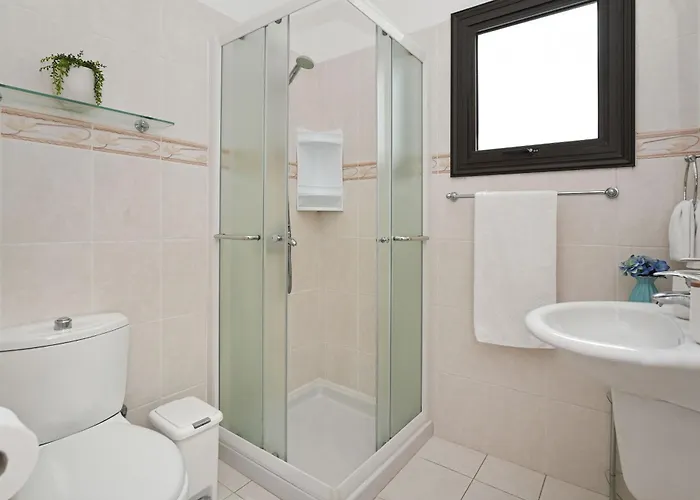 Villa Maya - 4bed With Private Heated Pool Paralimni